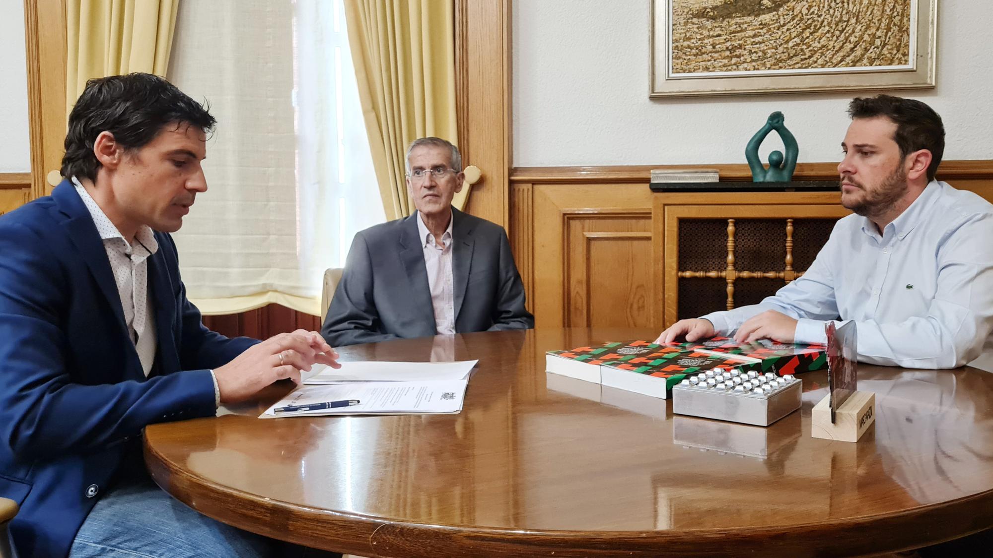 Reunion de trabajo con el Instituto de Estudios Zamoranos Florián de Ocampo