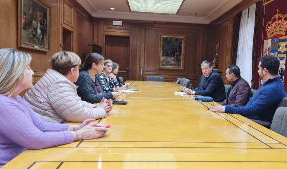 Encuentro con los representantes sindicales de los trabajadores del servicio de limpieza