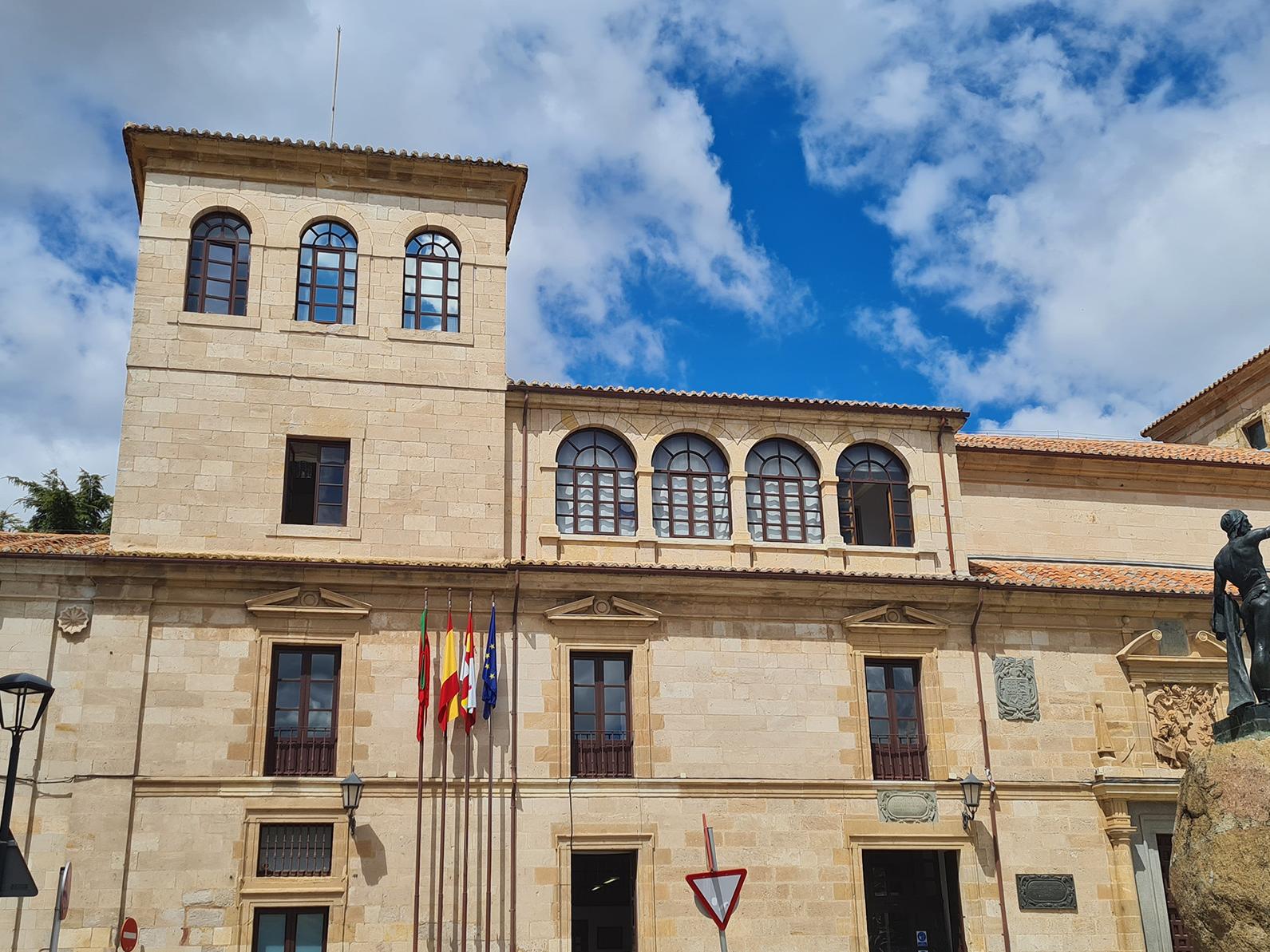 La Diputación reparte 530.000 euros a 144 microempresas de la provincia este año