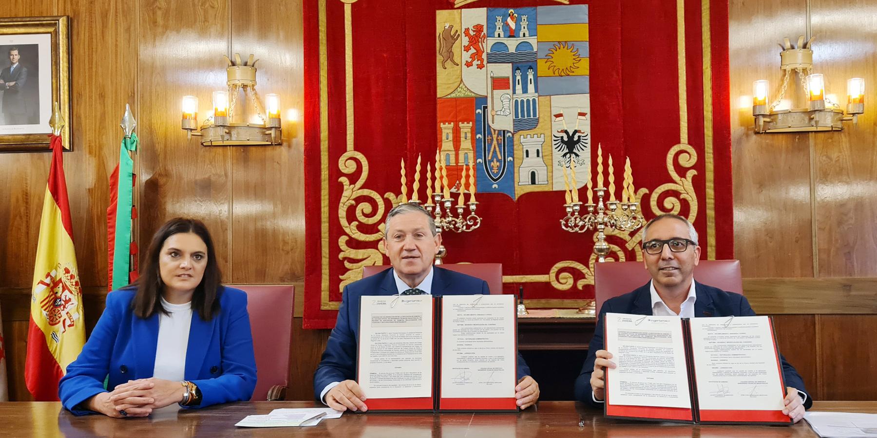 Firma de convenio con peritos e ingenieros industriales