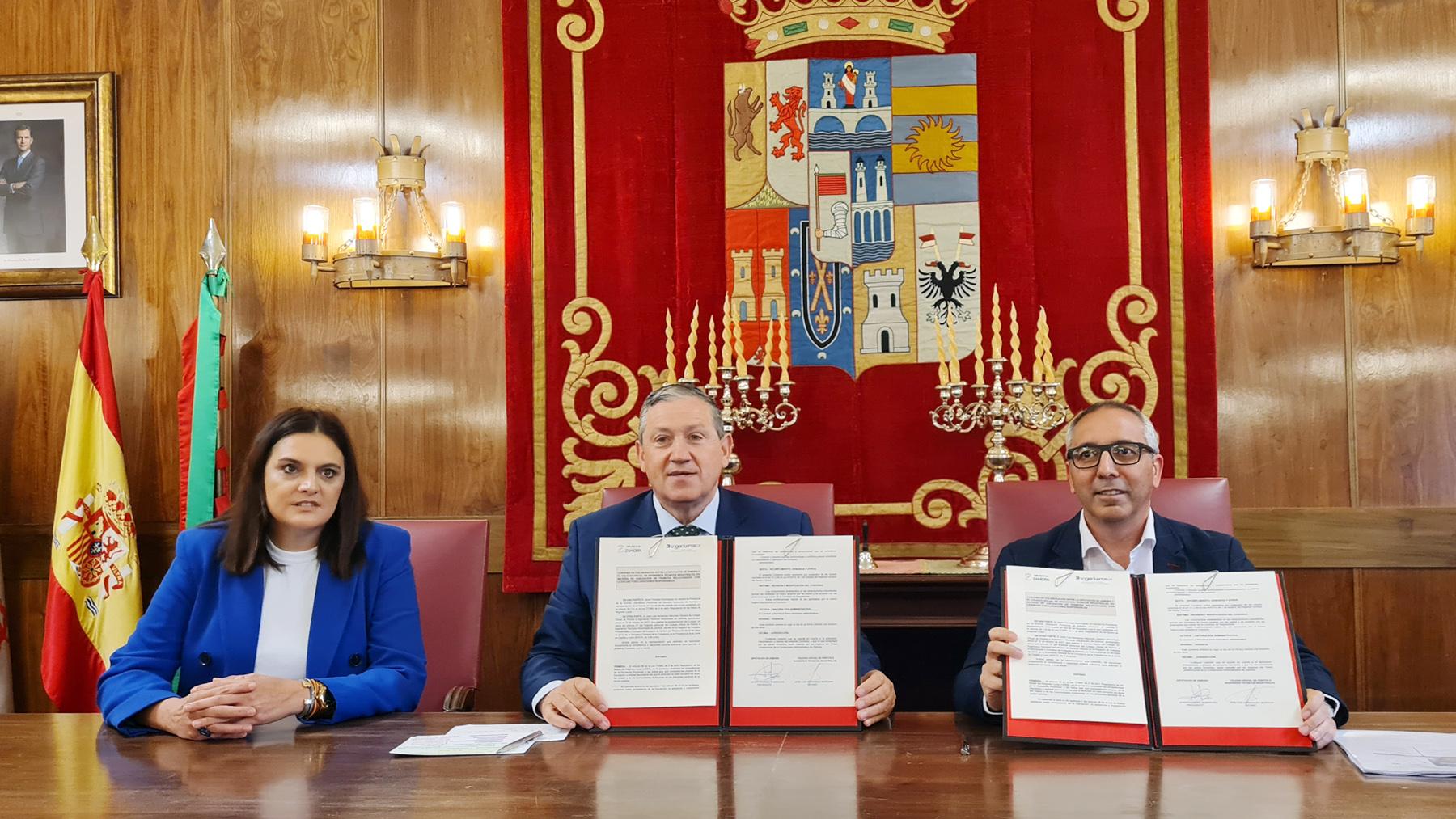 Firma de convenio con peritos e ingenieros industriales
