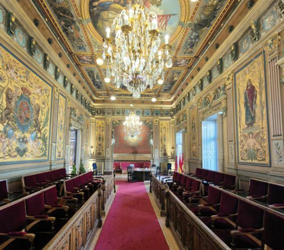 Salón de plenos del antiguo Palacio Provincial