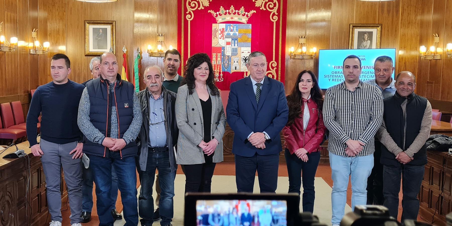 Firma de 2 convenios con 11 ayuntamientos para acometer obras de emergencia de abastecimiento y saneamiento