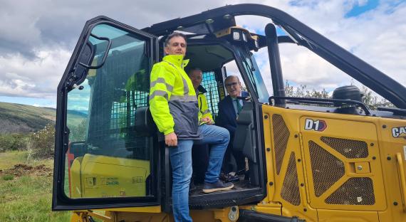 hoy se ha recibido hoy el buldócer desbrozador