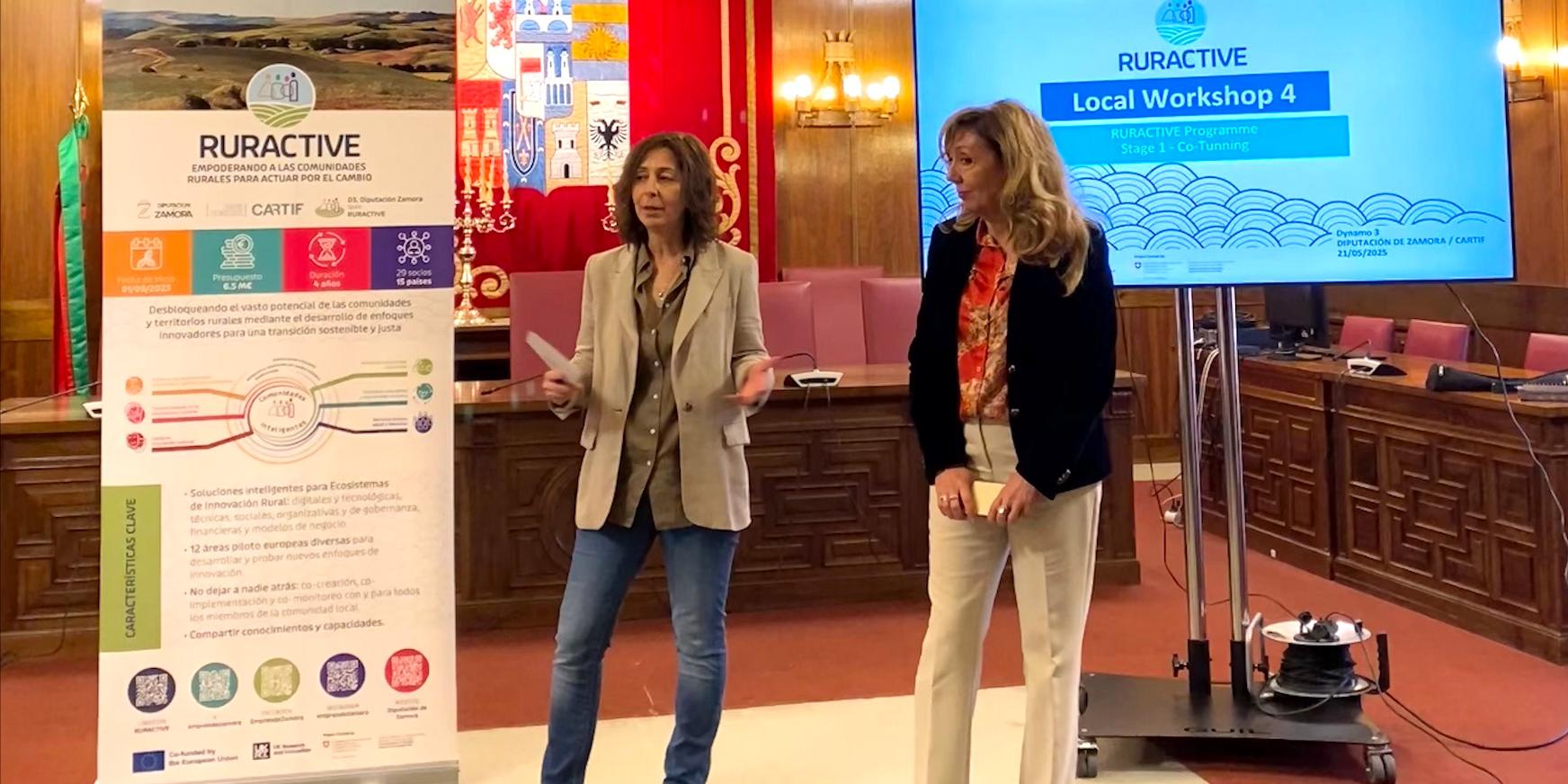 Momento del encuentro en el Salón de Plenos de la Diputación