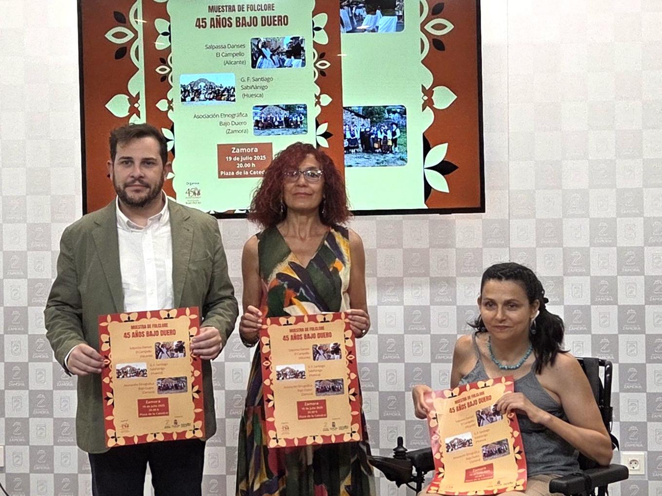 La Asociación Etnográfica Bajo Duero conmemora sus 45 años con una muestra de folclore el sábado en la Plaza de la Catedral
