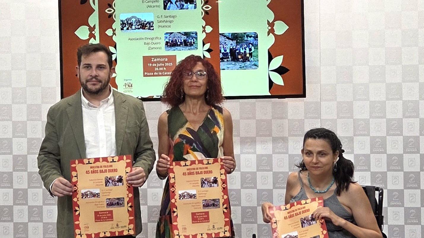 MUESTRA DE FOLCLORE 45 AÑOS ASOCIACIÓN BAJO DUERO