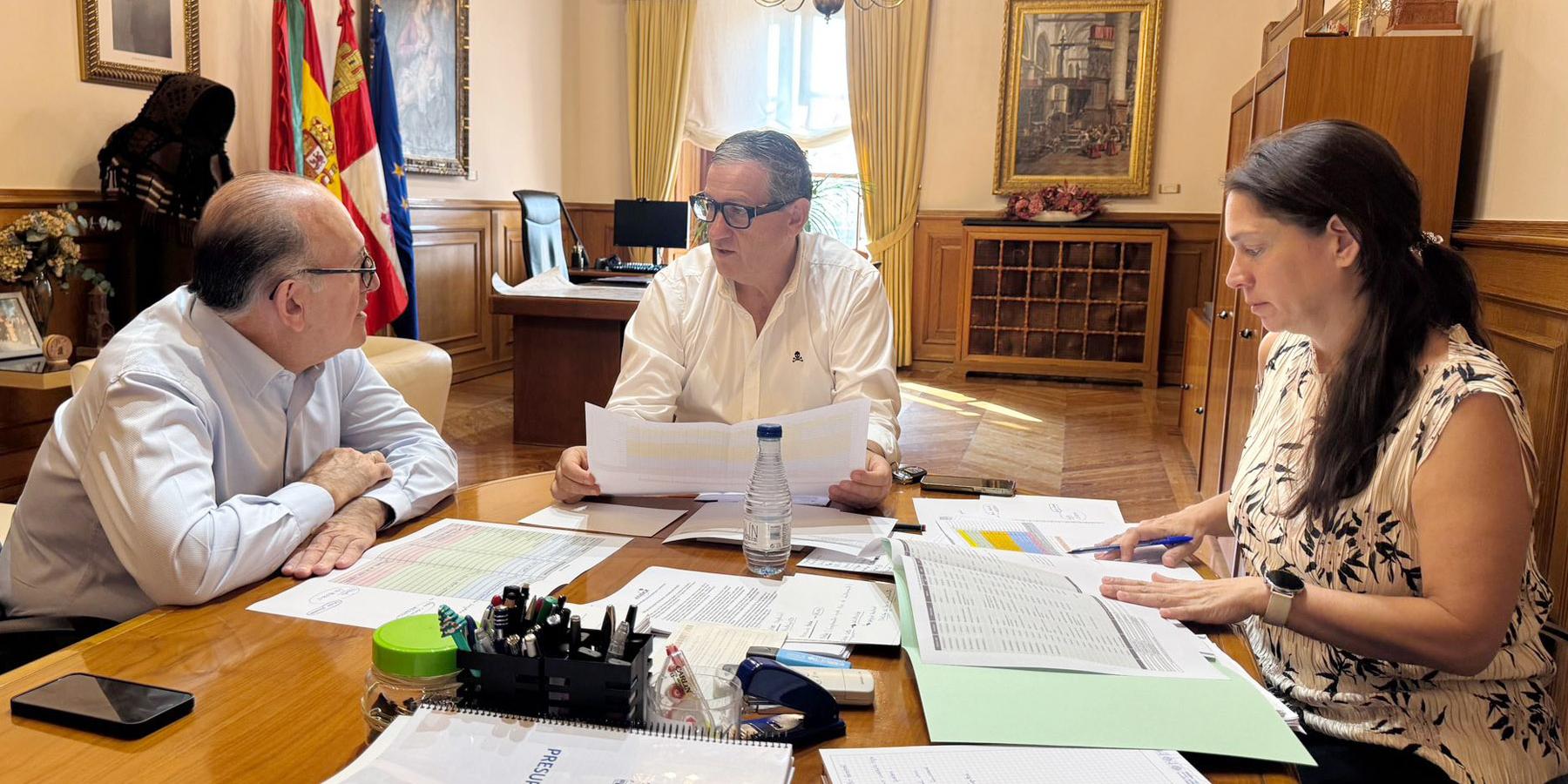 El objetivo es comenzar la reparación de todos los abastecimientos públicos que se han visto afectados a causa de los incendios.