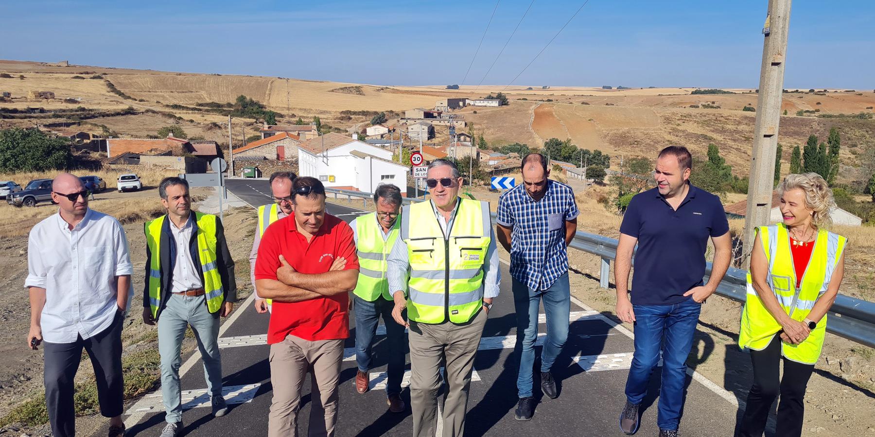 Visita a la conclusión de las obras de acondicionamiento de la carretera ZA-L-2210