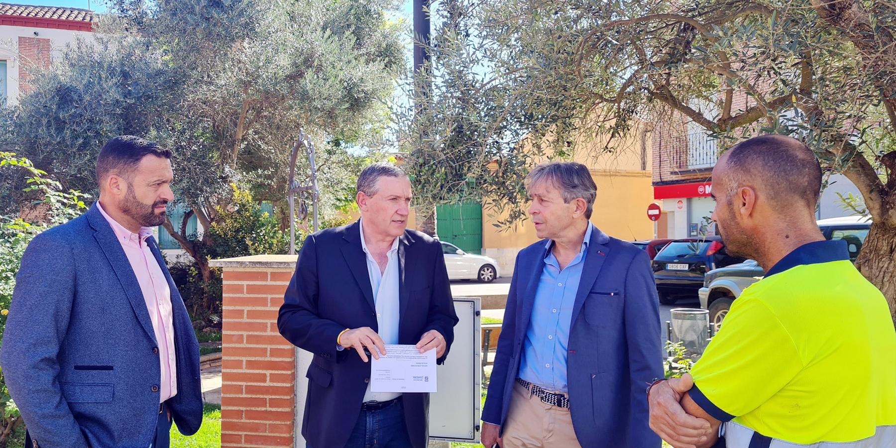 Momento de la visita recepción oficial de las obras de renovación del alumbrado público