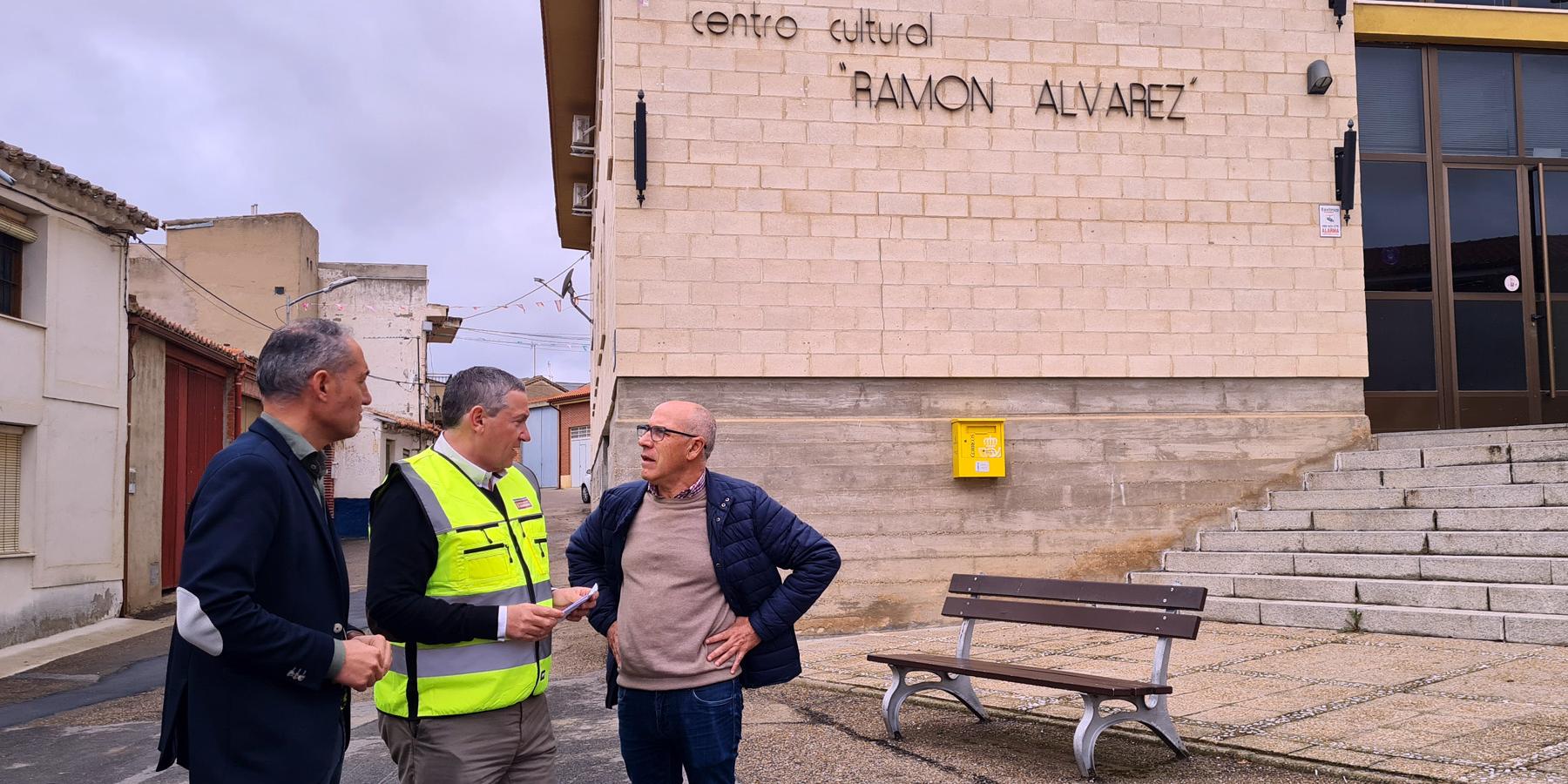Visita a Coreses para supervisar las obras de renovación del alumbrado público