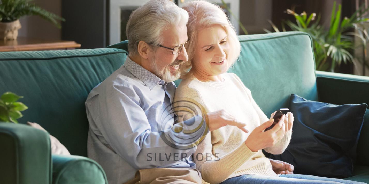 Esta intervención, en el marco de Silver Jobs, se centra en el aprendizaje del uso del teléfono móvil,