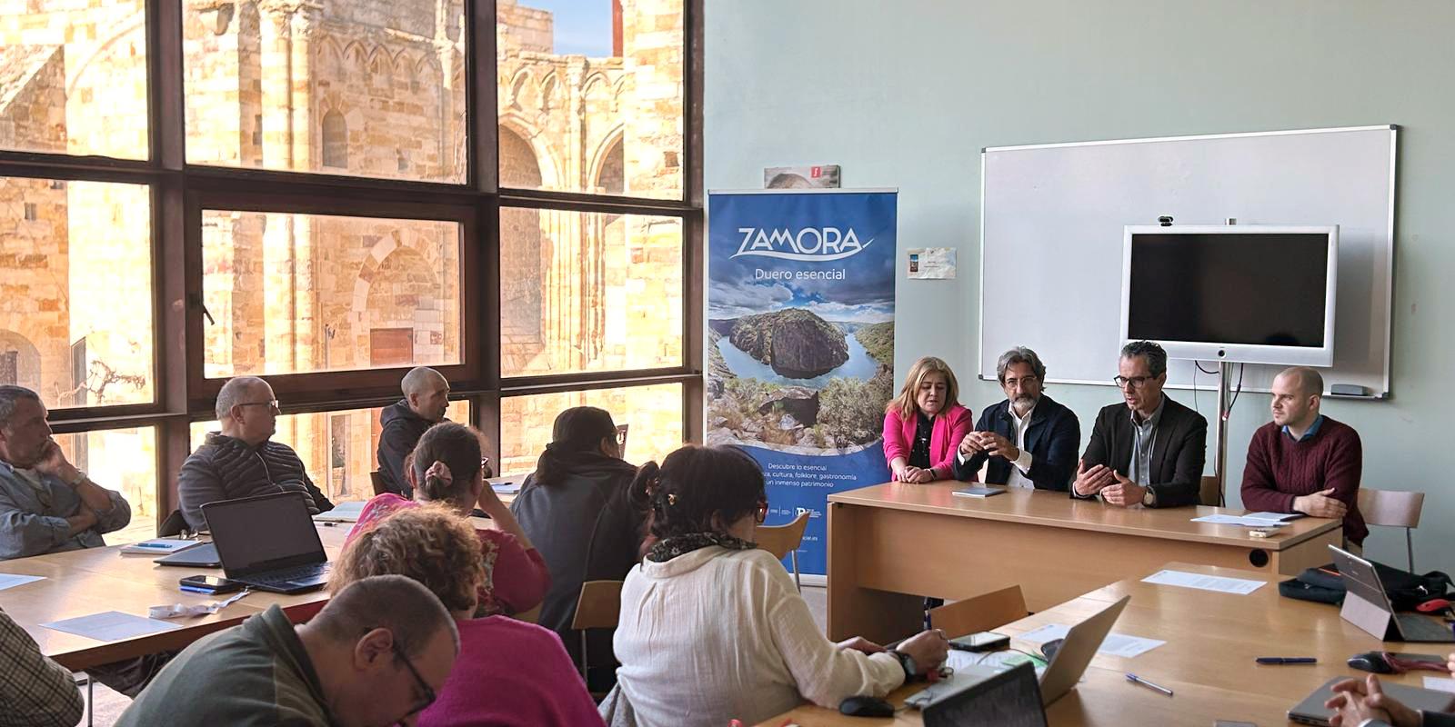 Las jornadas permiten a los profesionales adquirir herramientas prácticas y conocimientos especializados para incorporar el astroturismo a sus servicios