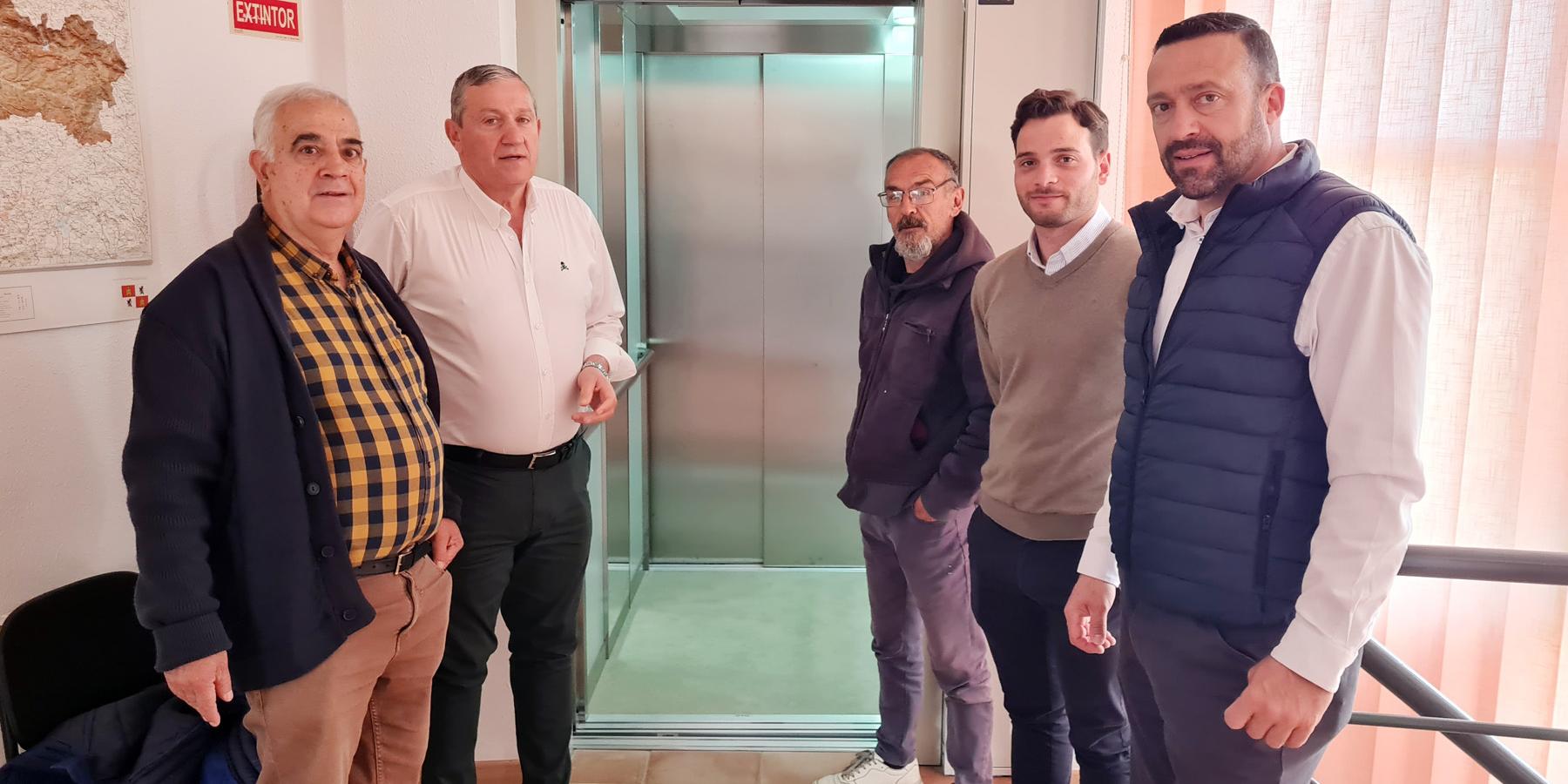 Durante la visita han estado acompañados por los alcaldes de ambas localidades,