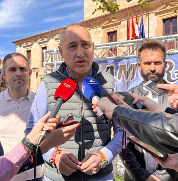 En torno a 400 aficionados al motor, la gran mayoría de fuera de la provincia, ya se han inscrito en la concentración.