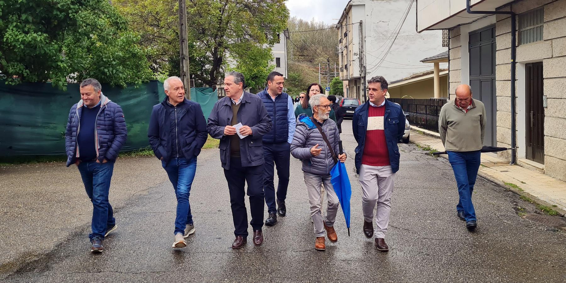 Visita a las obras de pavimentación de las travesías de El Puente de Sanabria