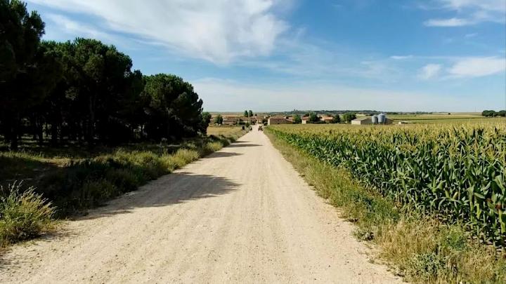Una línea de ayudas que apoya las labores de conservación y reparación de caminos rurales de titularidad municipal.