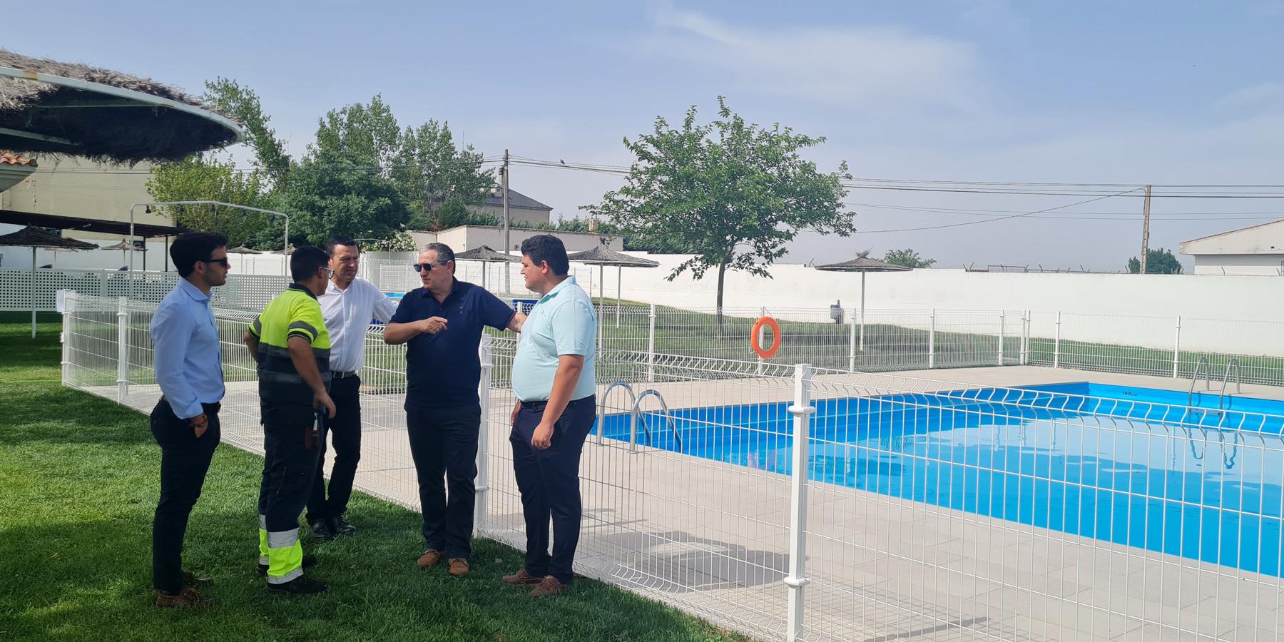 Visita a las obras de mejora en las piscinas municipales de Moraleja del Vino