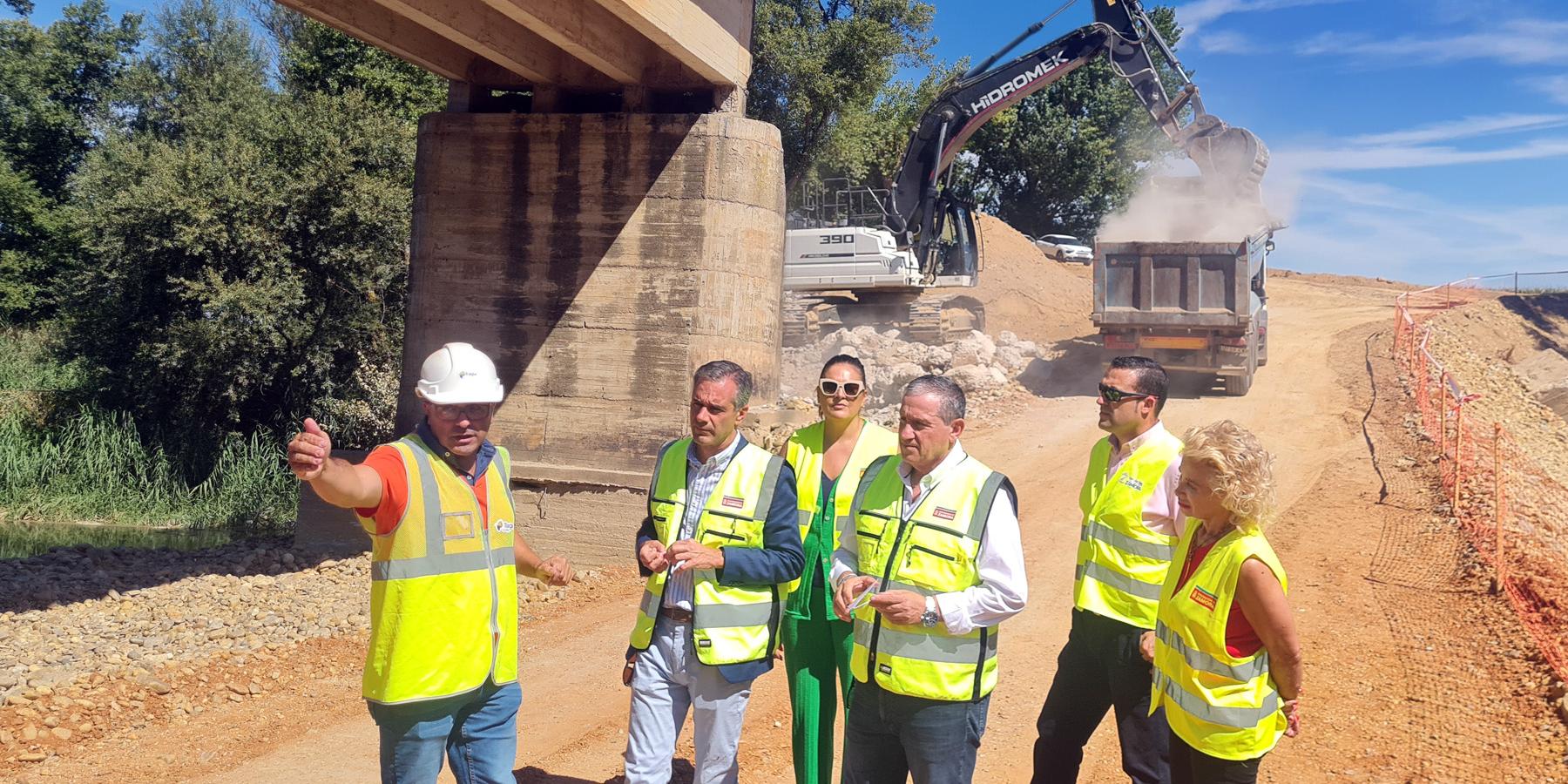 visita a las obras de derribo del puente sobre el río Duero situado en la carretera ZA-P-2102