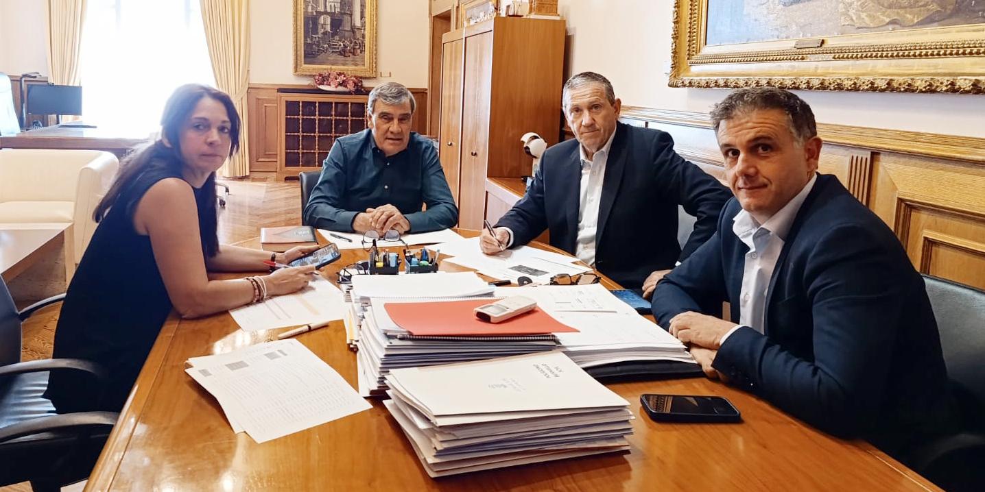 Javier Faúndez ha comprometido una respuesta inmediata de la Diputación de Zamora para garantizar el acceso de los vecinos a agua potable