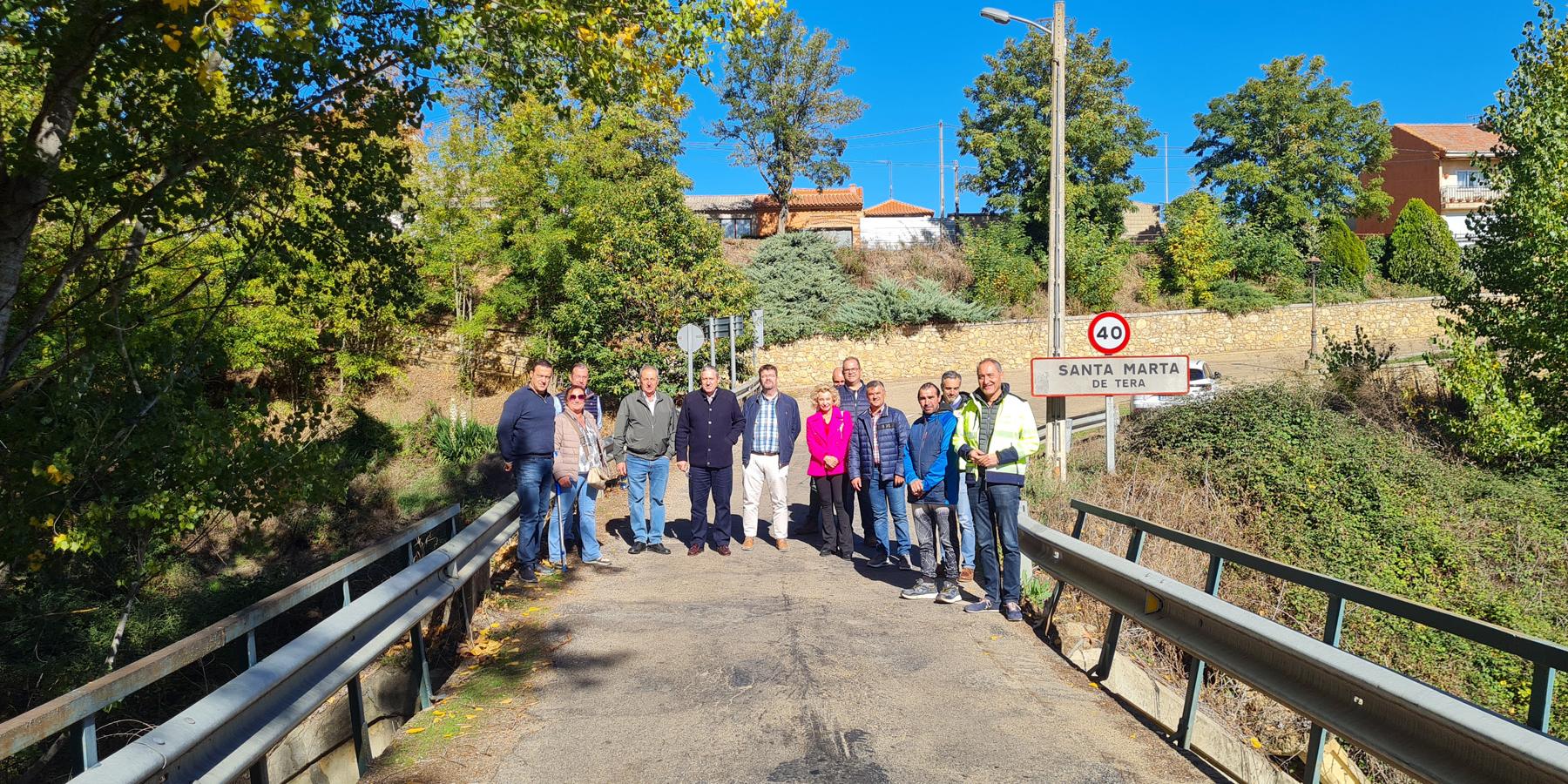 La actuación contempla la demolición de los dos puentes existentes y la construcción de otros nuevos en sus mismas ubicaciones.